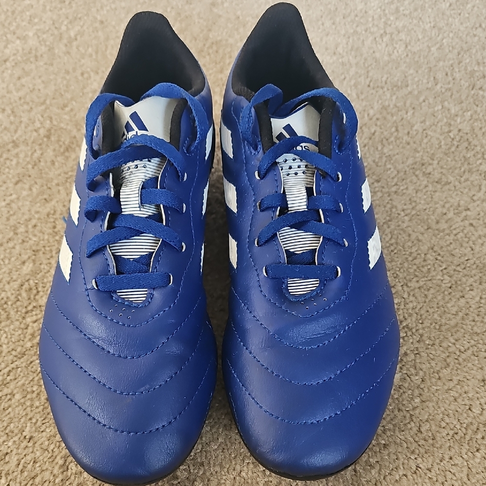 adidas Kids' Blue and White Goletto Soccer Shoes. Size 5, Boys.